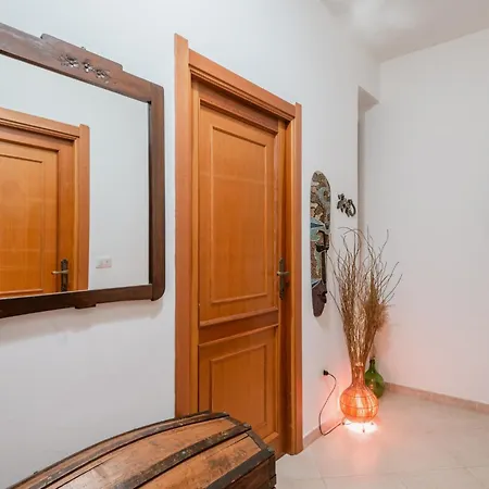 Holiday home In The Heart Of Alghero